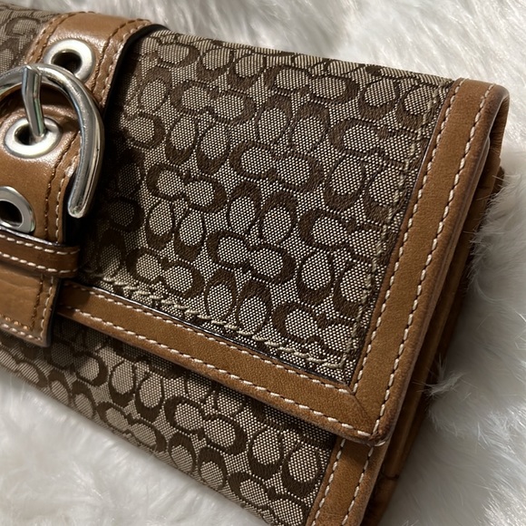 ❗️FINAL❗️ COACH Signature Checkbook Wallet - Picture 3 of 8